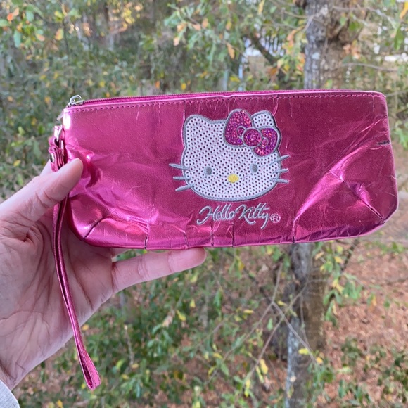 Hello Kitty Vintage  Wristlet- Pink Metallic - Picture 3 of 6